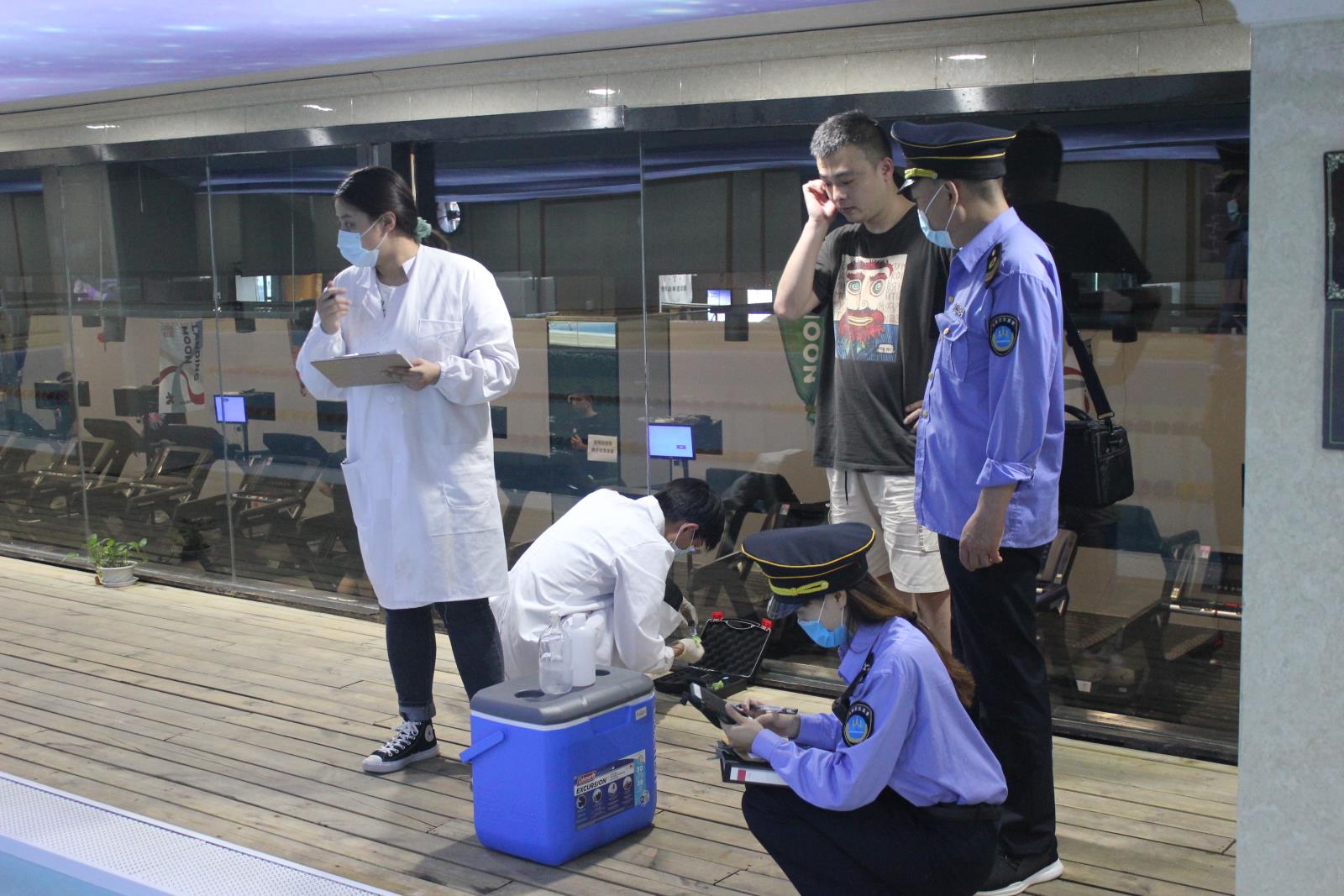 现场采样及使用卫生监督移动执法终端开展业务工作 (8329).JPG